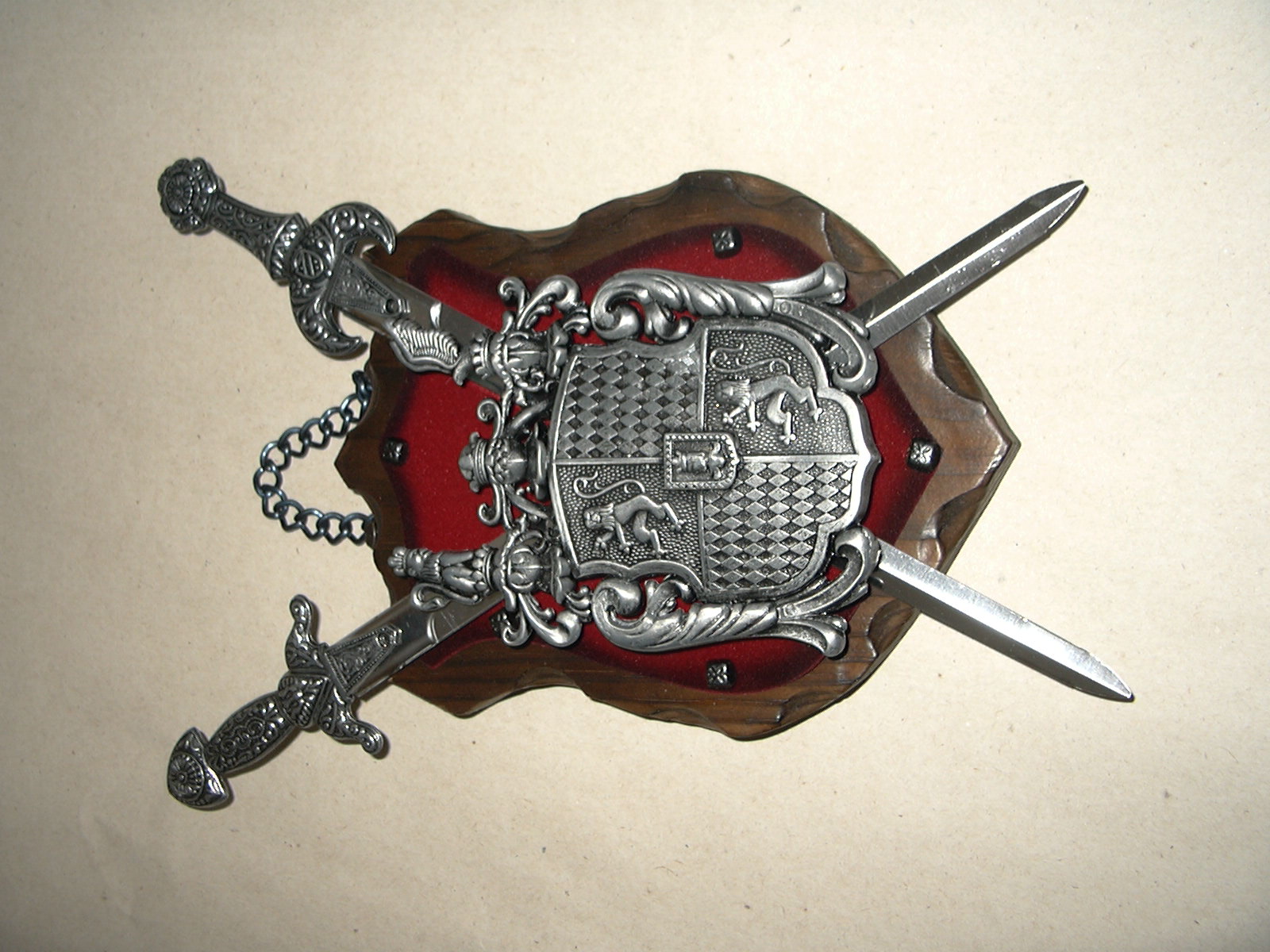 foto Erb na d�ev� - �ed� kov