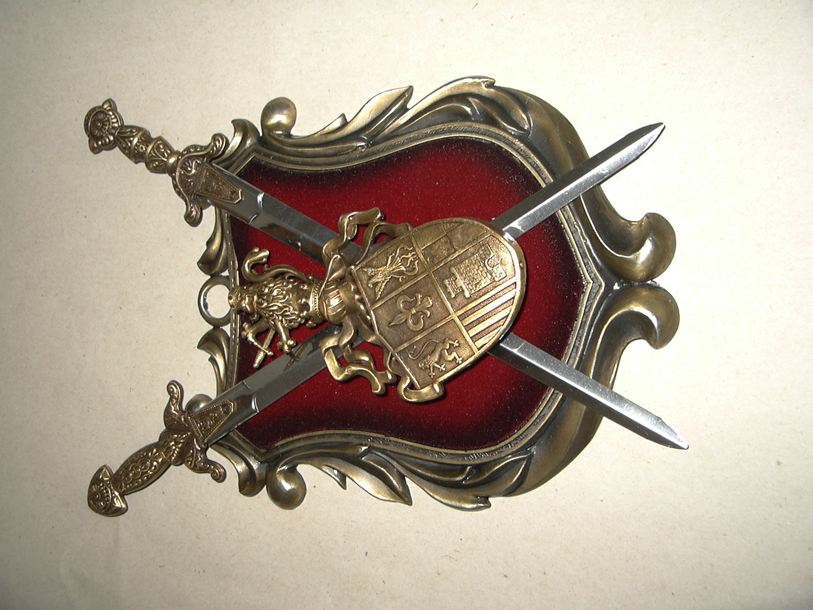 foto Erb na kovov�m podkladu - bronz