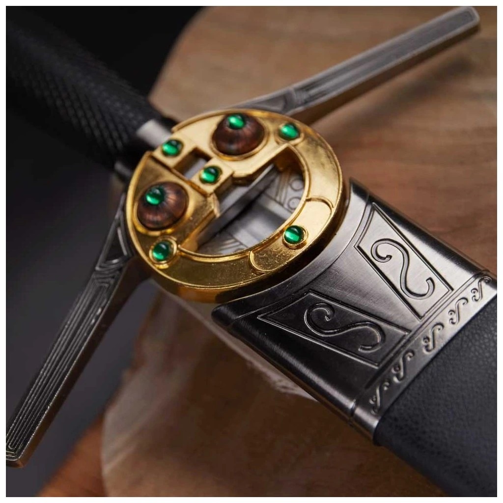 foto Kawashima Replika me�e Geralta z Rivie (Zakl�na�, Netflix) � funk�n� sb�ratelsk� p�edm�t