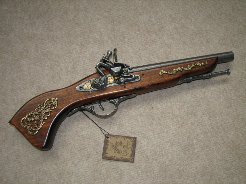 foto k�esadlov� pistole